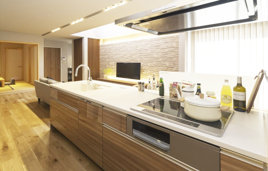 対面式のキッチンで家族とのコミュニケーション溢れる空間へ